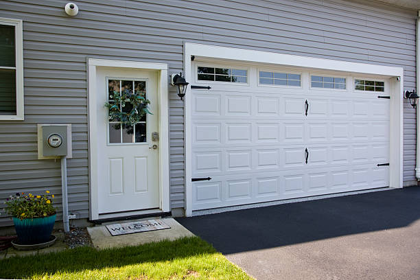 24/7 Emergency Garage Door Roller Replacement experts in Pratt, KS